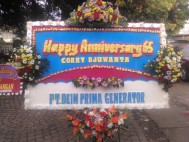 Bunga Papan Happy Anniversary